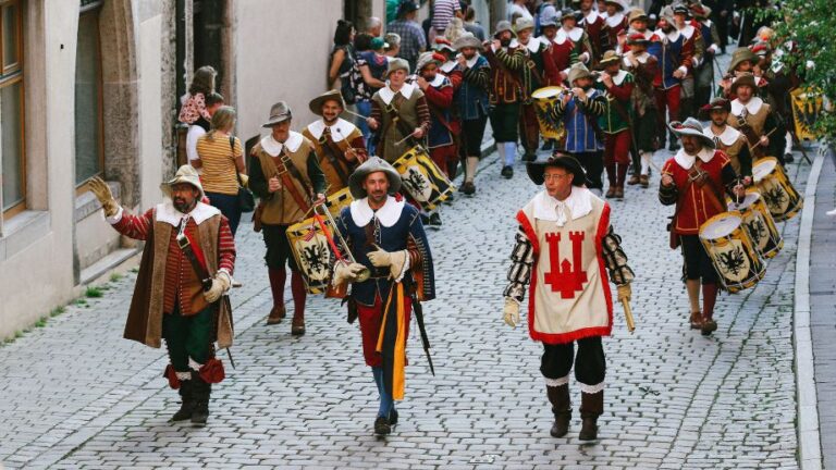 Historical Festival PlaySpielmannszug _ Bildrecht Meistertrunk, Ohr (1) (1)